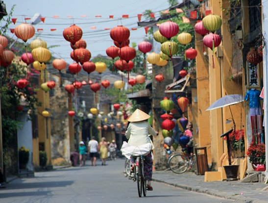 Hoi-An-Vietnam-in-2-weeks-800[1]