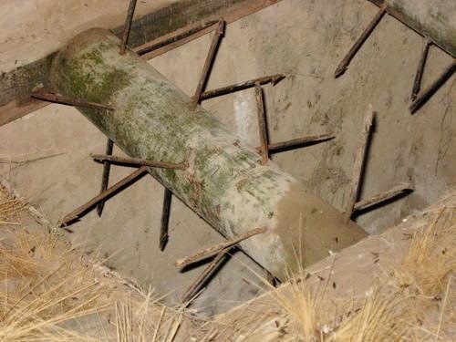 Soldier_tra_in_the_Củ_C-Cu_Chi_Tunnels-3000000041079-500x375[1]